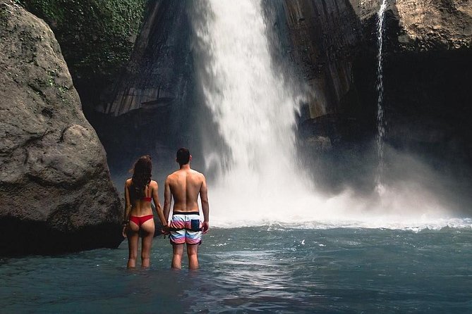 Ubud: Monkey Forest, Jungle Swing, Rice Terrace, and Water Temple - Tegenungan Waterfall: a scenic stop with a steep choice