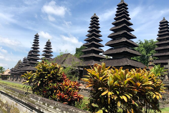 Ulun Danu Bratan Temple with Tanah Lot Sunset - Tanah Lot: the coast and the sunset finale