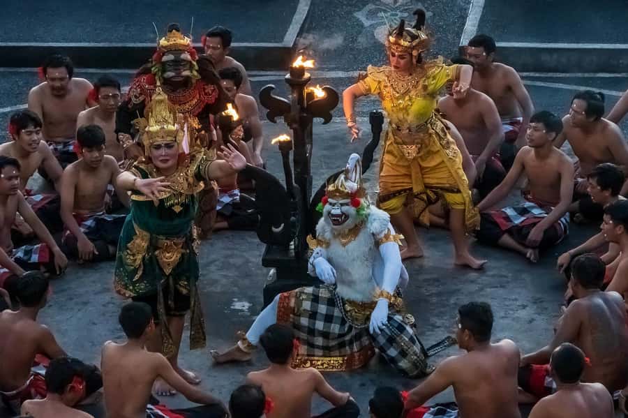 Uluwatu Sunset Temple - Kecak Dance Show & Seafood Dinner - Uluwatu Temple at sunset