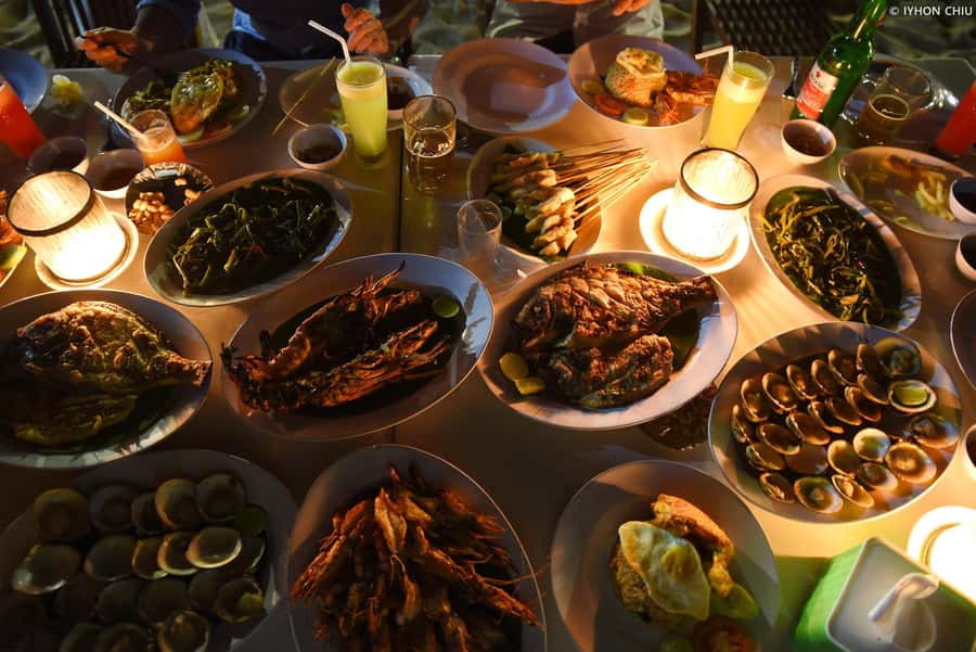 Uluwatu Sunset Temple - Kecak Dance Show & Seafood Dinner - Who will enjoy this evening most?