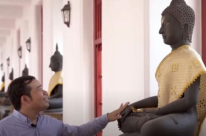 Visit temples in and around Bangkok with a former monk of 10 years - Dress, walking, and temple manners