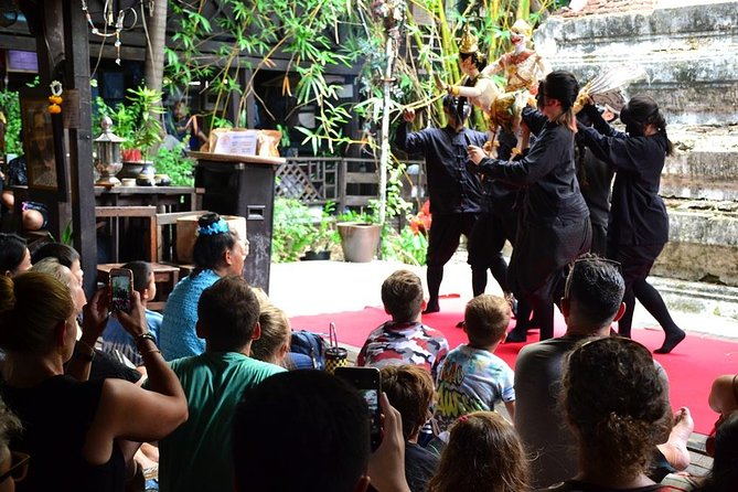 Wat Paknam Walking Tour - Khlong Bang Luang Market and feeding the fish