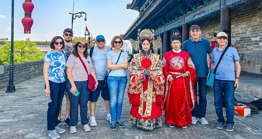 Xi'an: Terracotta Army, Lunch, City Wall, Pagoda, Bazaar - An easy lunch at the museum