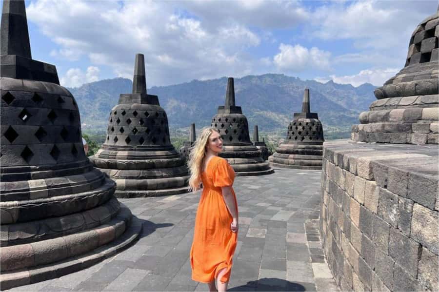Yogyakarta: Borobudur Climb-up & Prambanan Temple Day Tour - Climbing Borobudur with the Upanat sandals