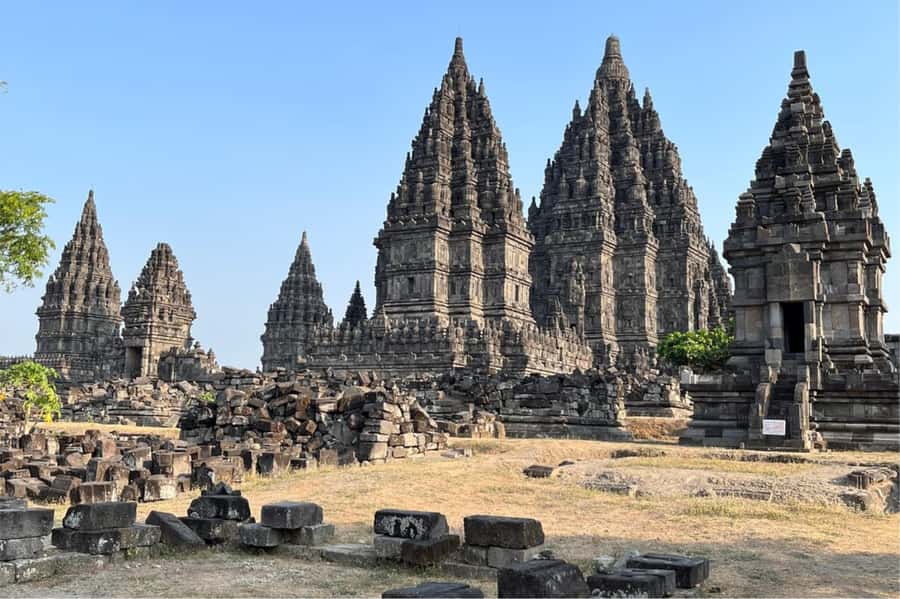 Yogyakarta: Borobudur Climb-up & Prambanan Temple Day Tour - Prambanan and its towering Hindu shrines