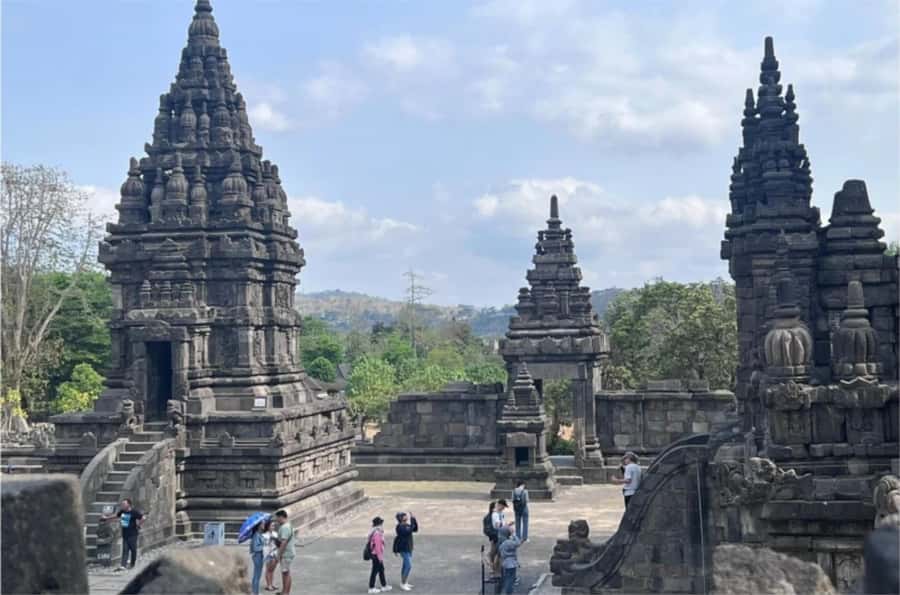 Yogyakarta: Borobudur Climb-up & Prambanan Temple Day Tour - Should you book it?