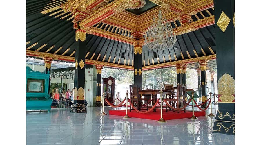 Yogyakarta: Prambanan Temple Morning Tour and Palace Tour - Taman Sari, the former royal water garden