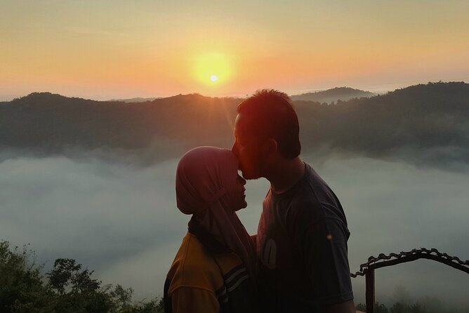 Yogyakarta: SUNRISE Above Cloud & Explore UNESCO Temples w/ GUIDE - Key points to know before booking