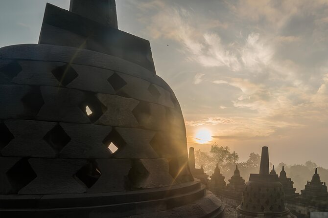 Yogyakarta: SUNRISE Above Cloud & Explore UNESCO Temples w/ GUIDE - Price, tickets, and the real cost
